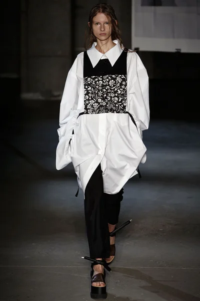 Look 29